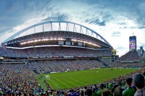 意甲超级演出：技术与精神的完美展现，意甲经典比赛如c77 tv