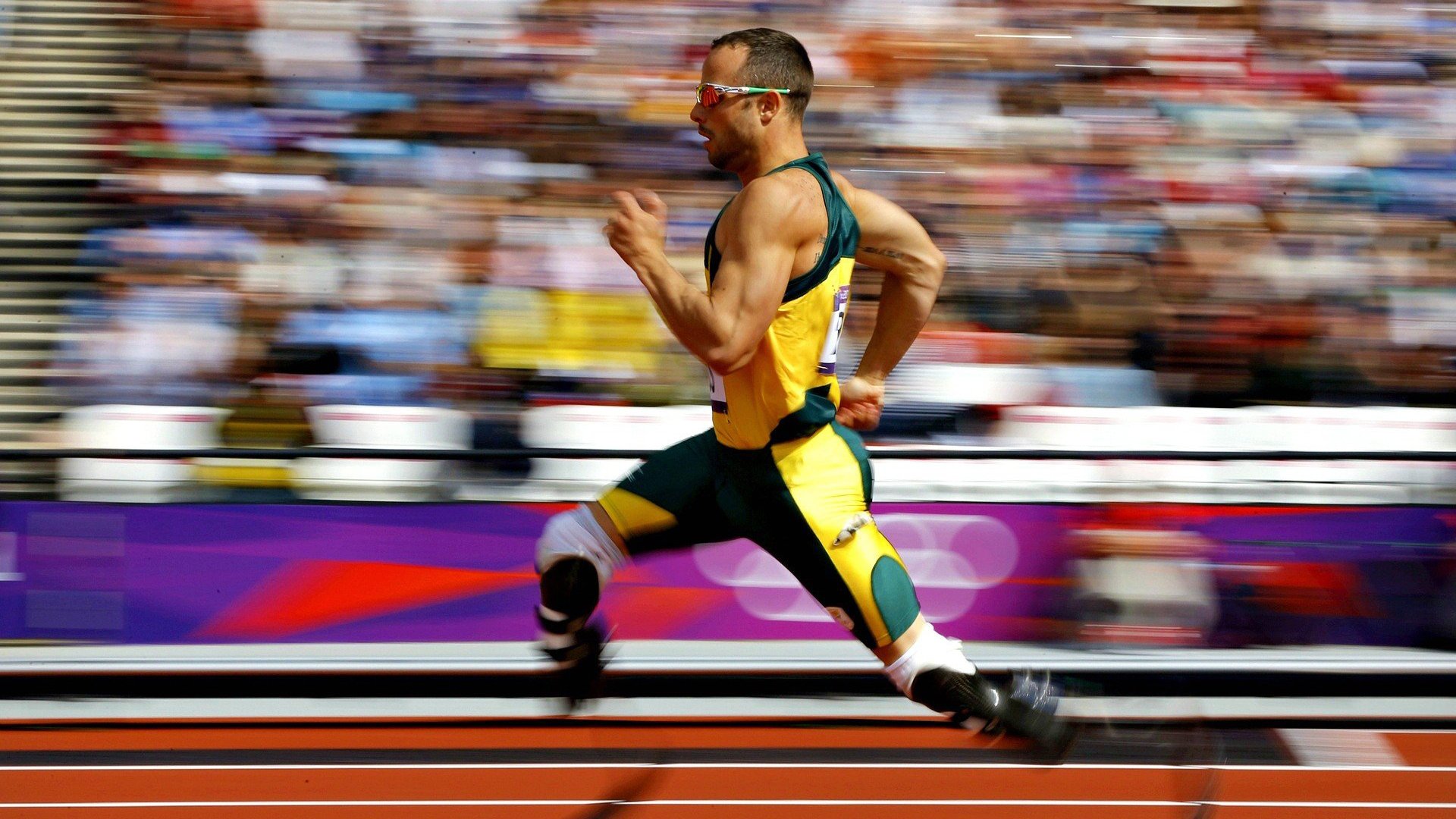 比赛结束后球员自发感谢远征球迷现场气氛感人至深，比赛后的致谢语