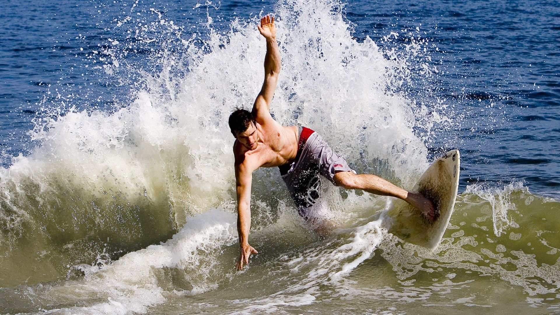 青年运动员训练生活曝光背后付出远超外界想象，青少年运动员的培养